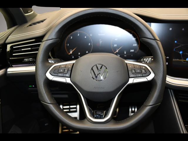 Bild 5 Volkswagen Touareg 3.0 TDI 4M Tip. R-Line Matrix/Pano/Stand