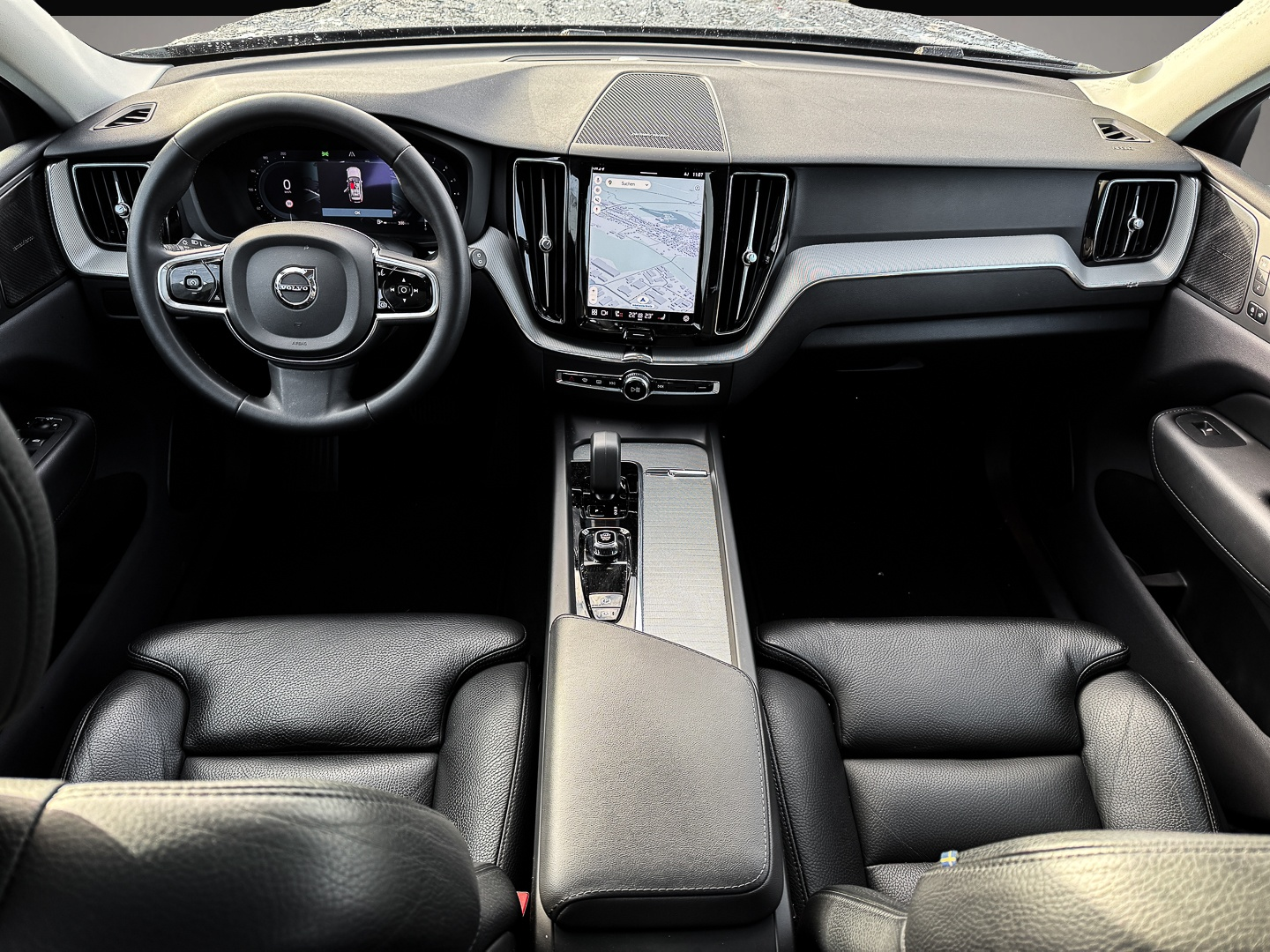 Bild 5 Volvo XC60 Plus Dark 2WD StandHZG El. Panodach Digital