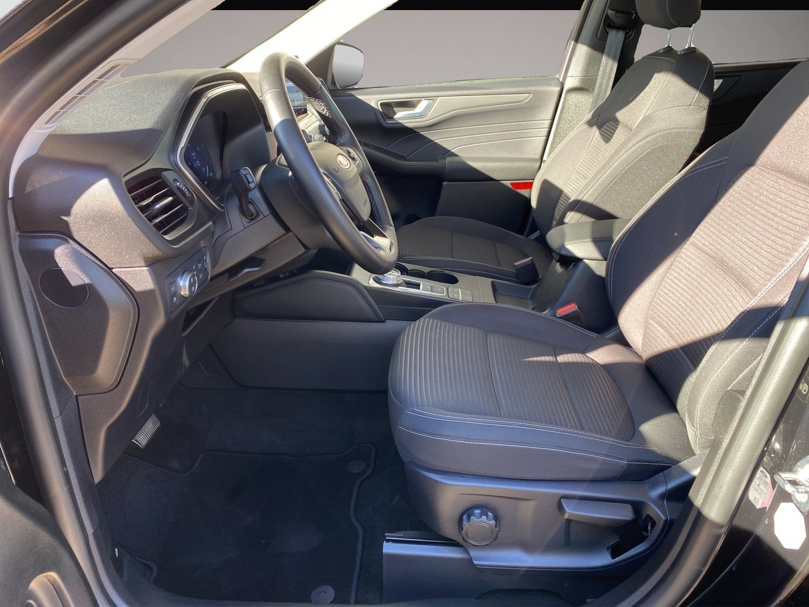 Fotografie 7 des Ford Kuga 2.5 Duratec PHEV WiPa*Park-Ass*RFK*SHZ*