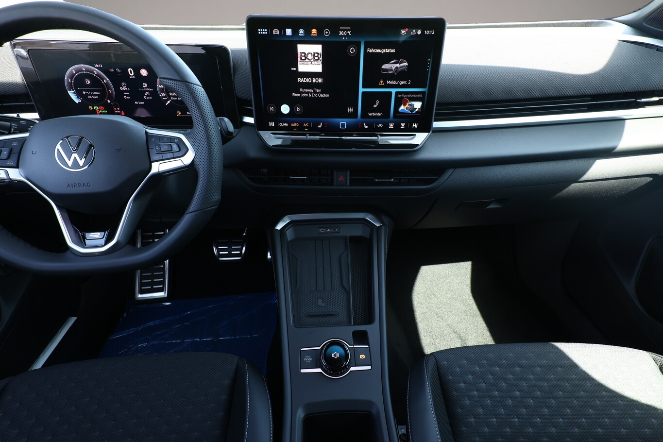 Bild 8 Volkswagen T-Roc R-Line EasyO 5JGar Kam SHZ PrivG ParkAss+