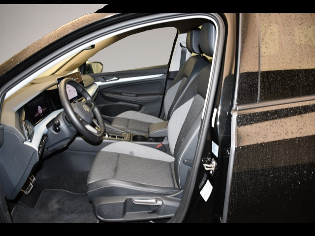Bild 3 Volkswagen Golf 8 VIII Variant 2.0 TDI DSG Goal Matrix/ACC/