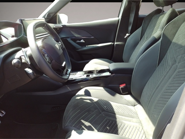 Bild 6 Peugeot 2008 GT 136 Hybrid 1.2 Navi, SHZ, PanoDach