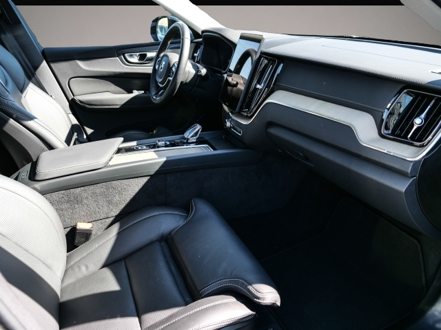 Volvo XC60 XC60 FACELIFT Ultra Dark Recharge Plug-In Hybrid - Thumbnail 5