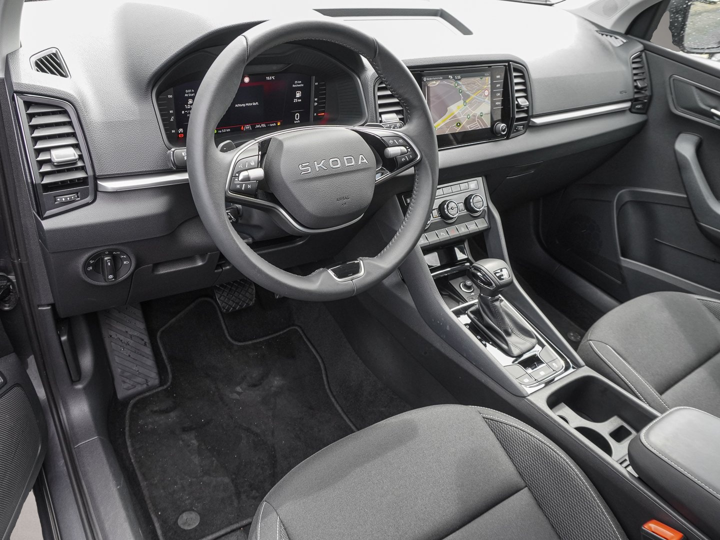 Fotografie 7 des Skoda Karoq 2.0 TDI DSG SelectionTour