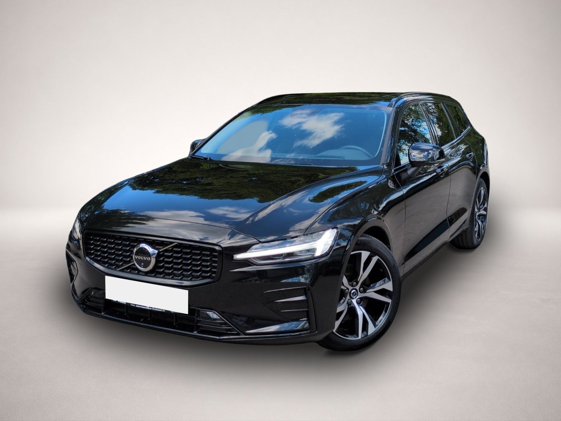 Fotografie 1 des Volvo V60 B4 (Benzin) Plus Dark Automatik Bluetooth Na