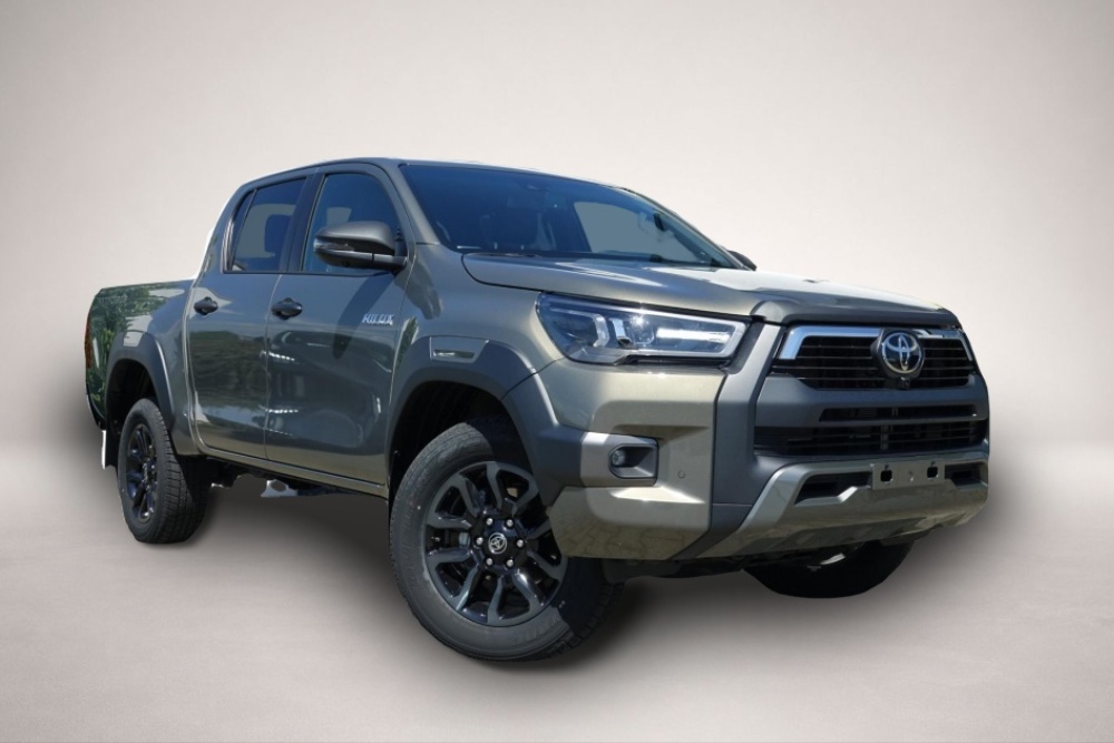 Bild 1 Toyota Hilux Double Cab 2.8 Invincible +Wanne +AHK!