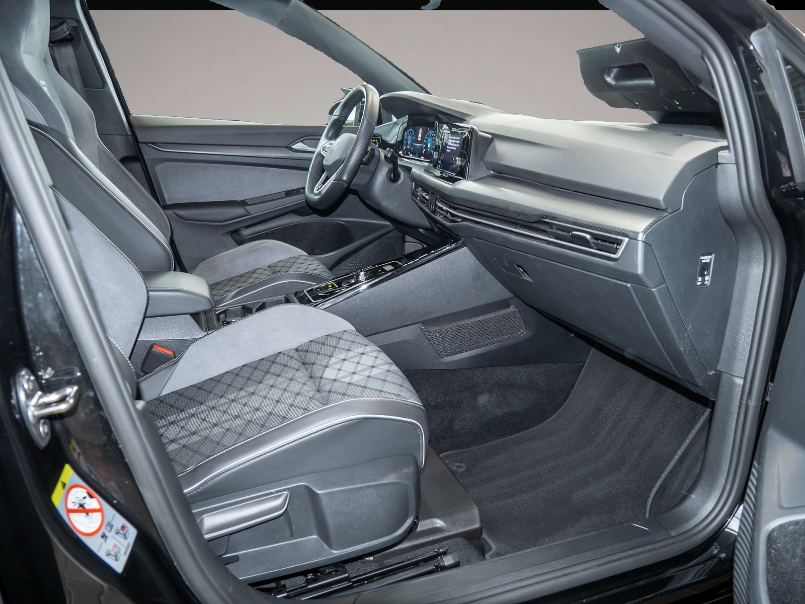 Bild 2 Volkswagen Golf VIII