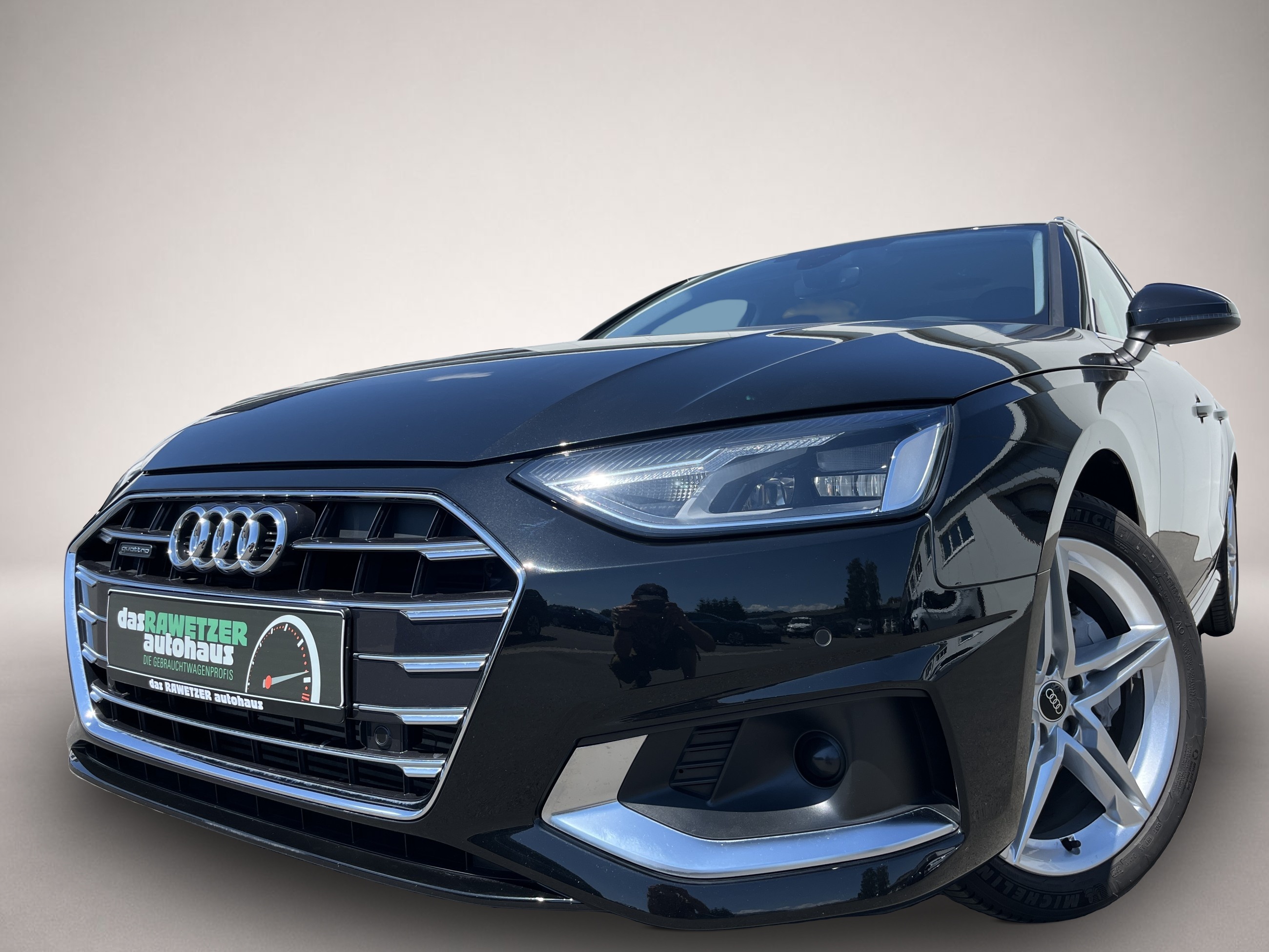 Fotografie 1 des Audi A4 Avant 40 2.0 TFSI quattro advanced Navi LEDER