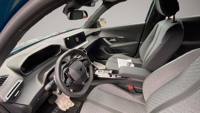 Bild 3 Peugeot 2008 Hybrid 145 e-DCS6 Allure 100 kW (136 PS), .