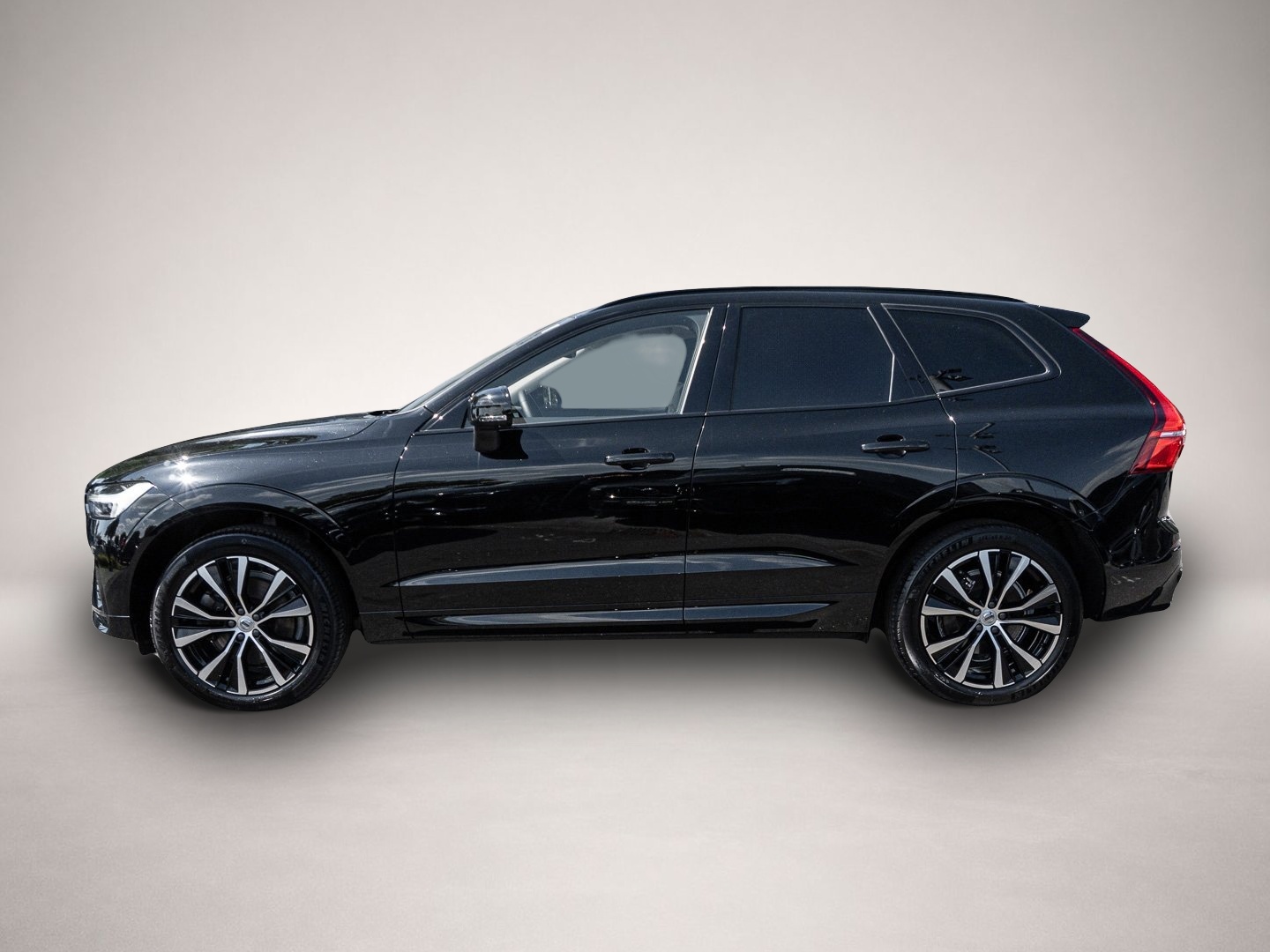 Bild 4 Volvo XC60 B4 2WD Plus Dark LED