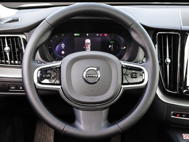 Bild 5 Volvo XC60 Ultra Dark Recharge Plug-In Hybrid AWD T8 T