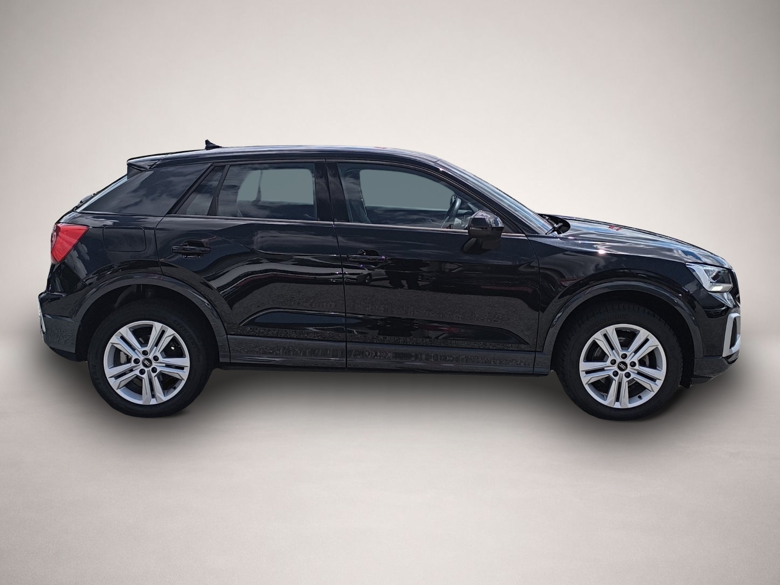 Bild 8 Audi Q2 35 TFSI advanced PDC RFK SHZ