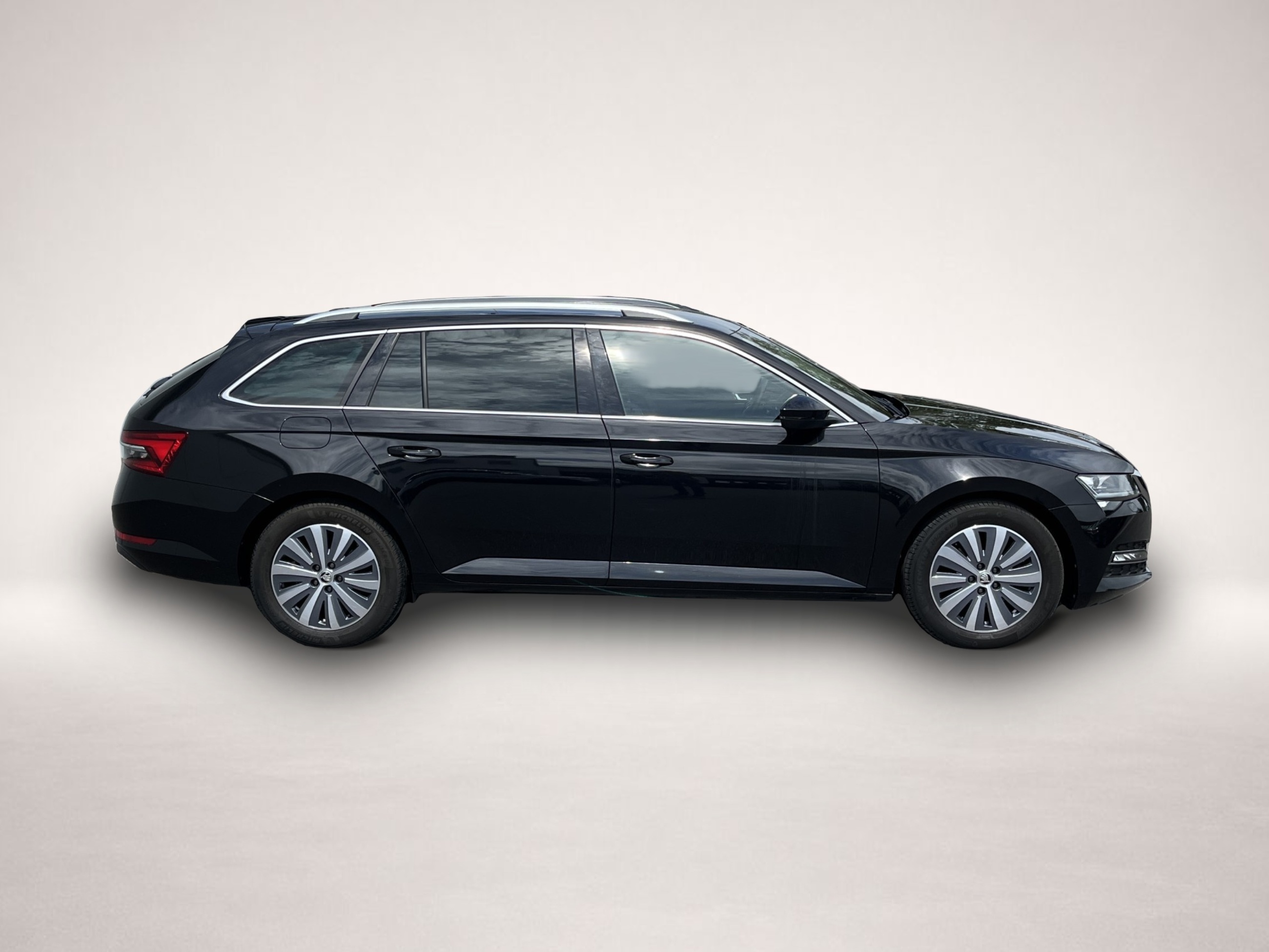Bild 4 Skoda Superb Combi 2.0 TDI DSG Style AHK VirtCockpit S
