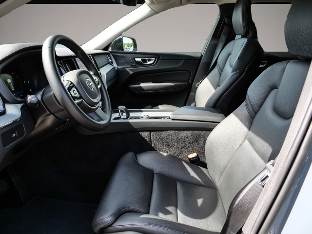 Bild 4 Volvo XC60 Ultimate Dark AWD B4 Diesel EU6d HUD StandH
