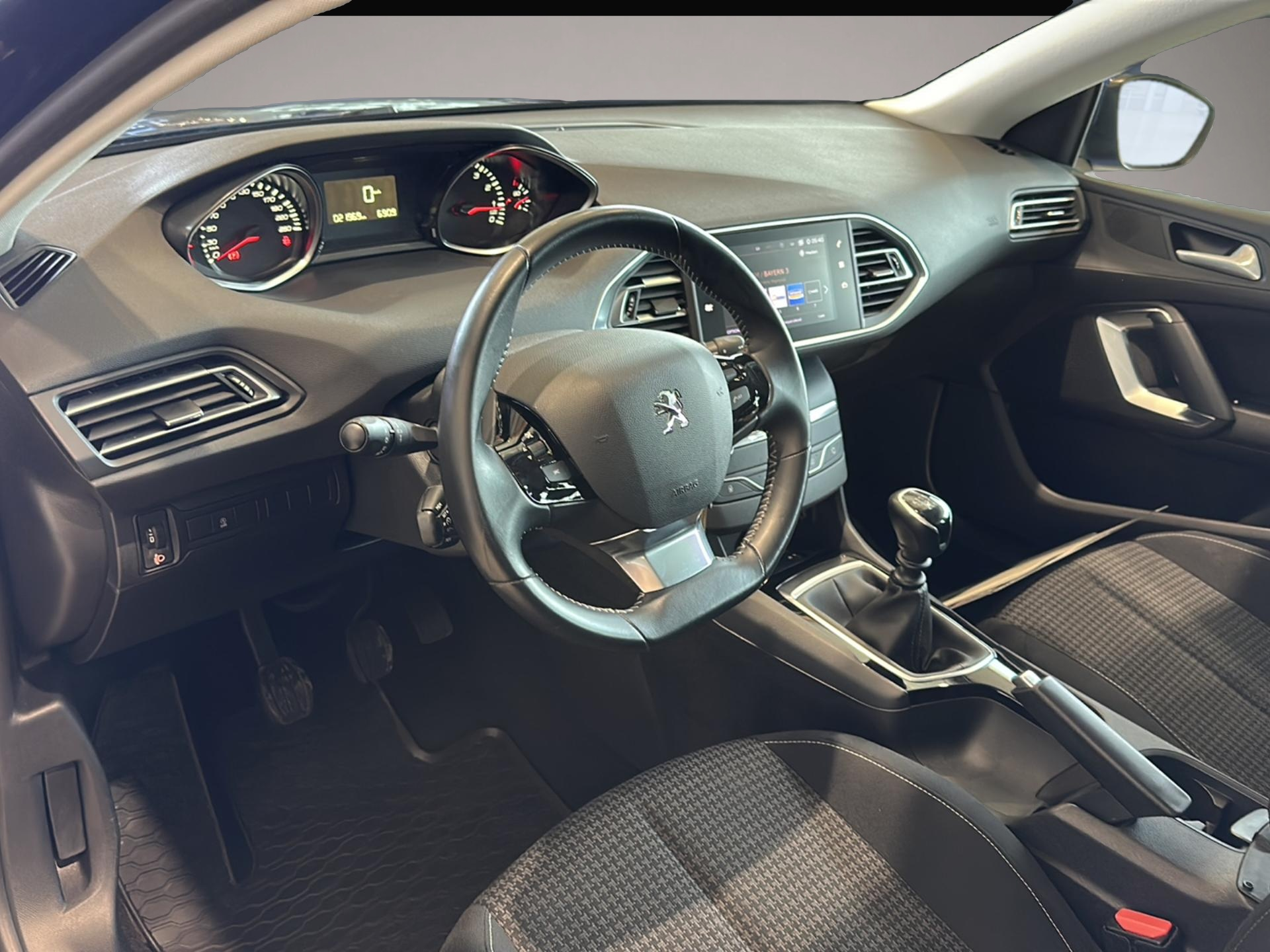 Bild 6 Peugeot 308 Active Bluetooth Navi Klima Einparkhilfe