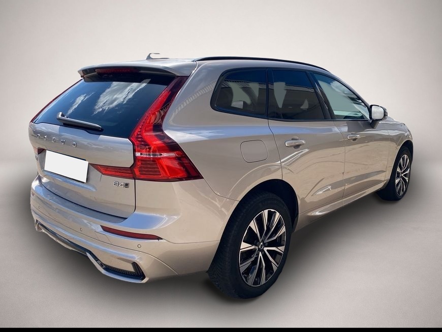 Fotografie 2 des Volvo XC60 B4 D AWD Plus Dark STDHZ*LICHT-PAKET