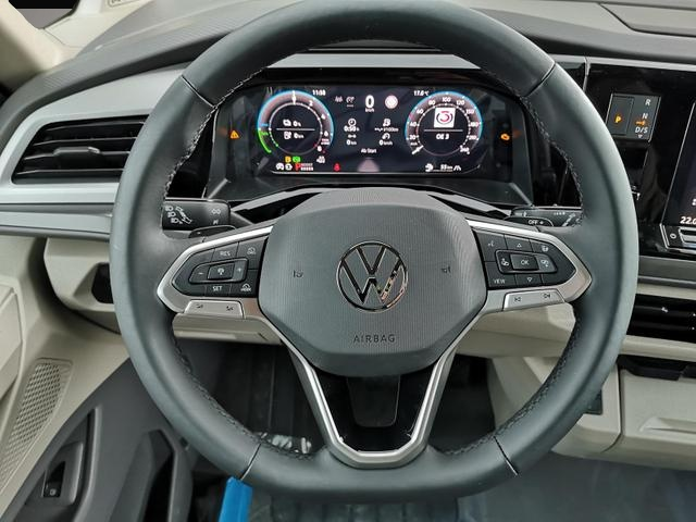 Fotografie Volkswagen T7 California Beach Tour eHybrid 4MOTION T7 California 1.5 TS.
