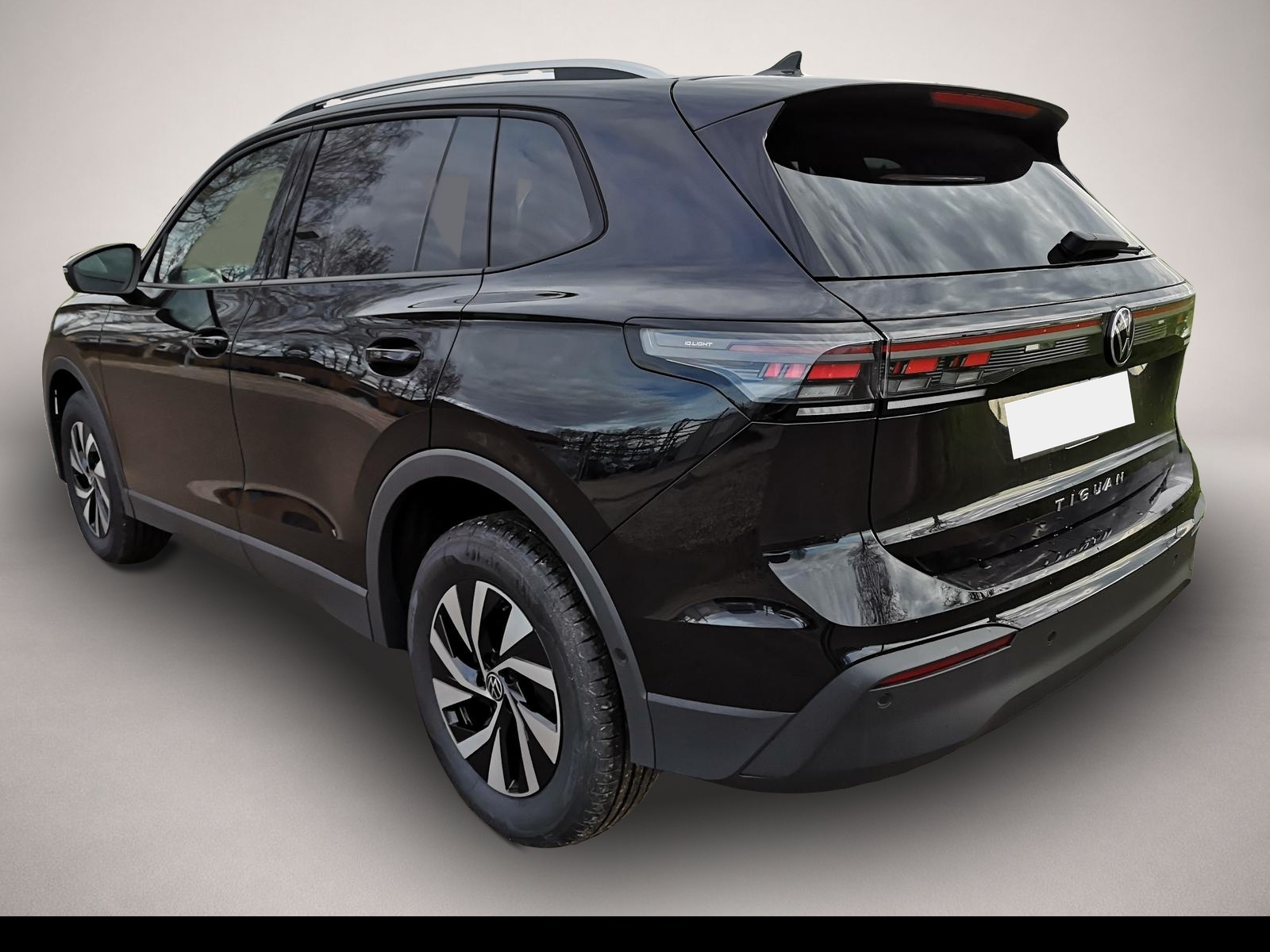Bild 2 Volkswagen Tiguan 2.0 TDI Life Pano IQ LED Head GV5 AHK 360