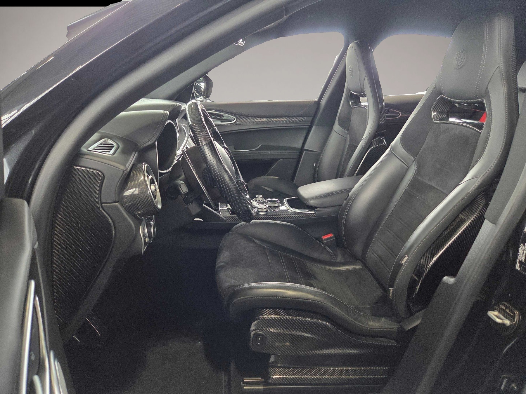 Fotografie 6 des Alfa Romeo Stelvio QUADRIFOGLIO 2.9 AT8-Q4 #NAVI XENON DAB+