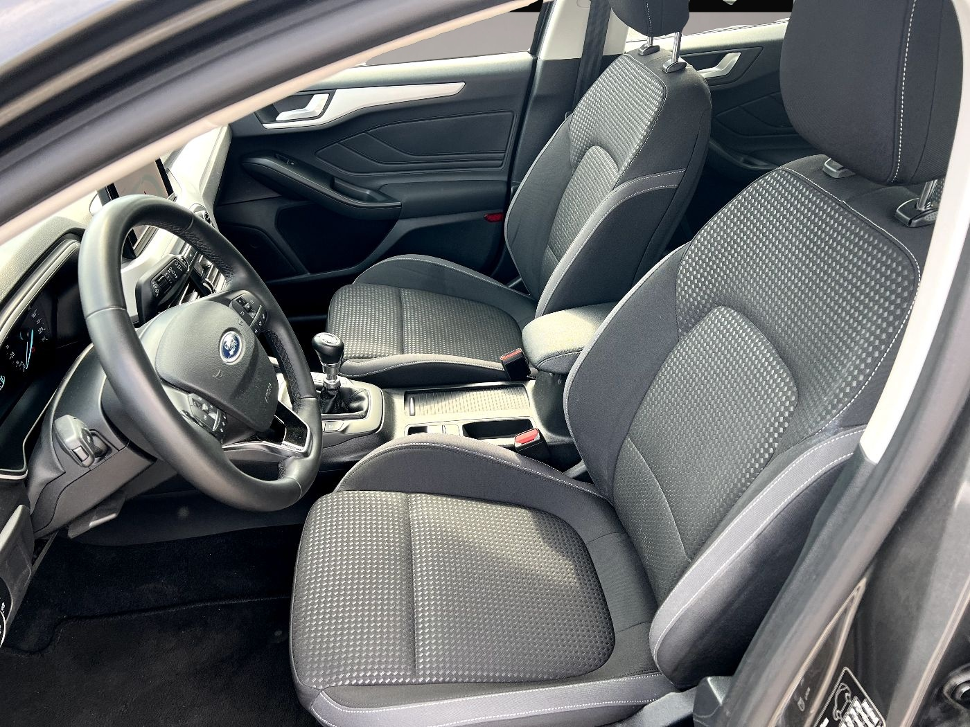 Bild 7 Ford Focus Turnier 1.5 EcoBlue Cool & Connect LED Nav