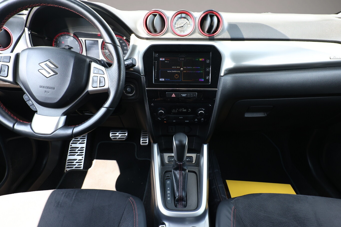 Bild 8 Suzuki Vitara 1.4 140 Aut. 4x4 Comfort+ LED ACC PDC Kam
