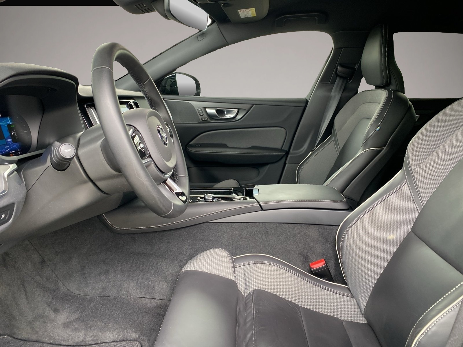 Bild 7 Volvo V60 Kombi T8 Plus Dark Recharge WiPa*SitzHZG*LED