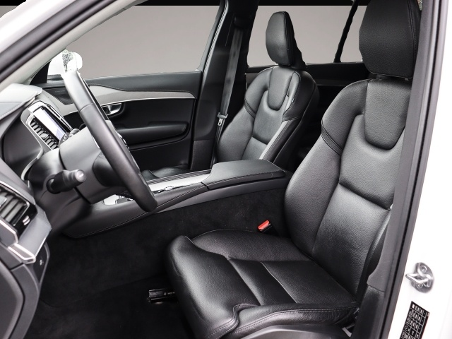 Bild 6 Volvo XC90 Plus Bright AWD B5 Benzin Mild-Hybrid EU6d