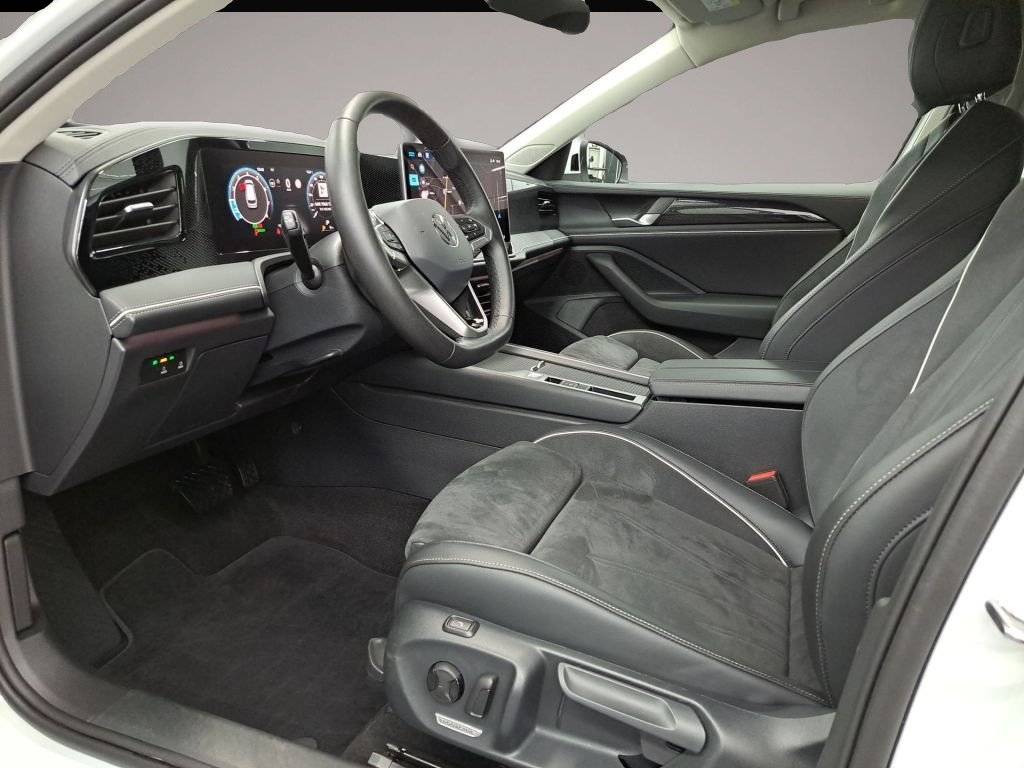 Bild 2 Volkswagen Passat Variant 1.5 DSG Business RFK NAVI LED SHZ