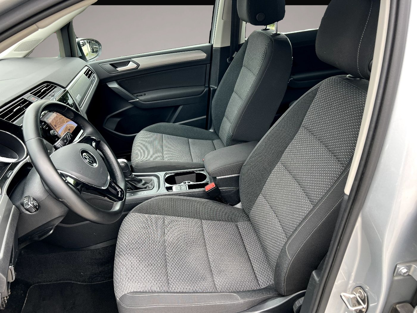 Bild 7 Volkswagen Touran 2.0 TDI Comfortline *Navi Alu PDC DAB+*