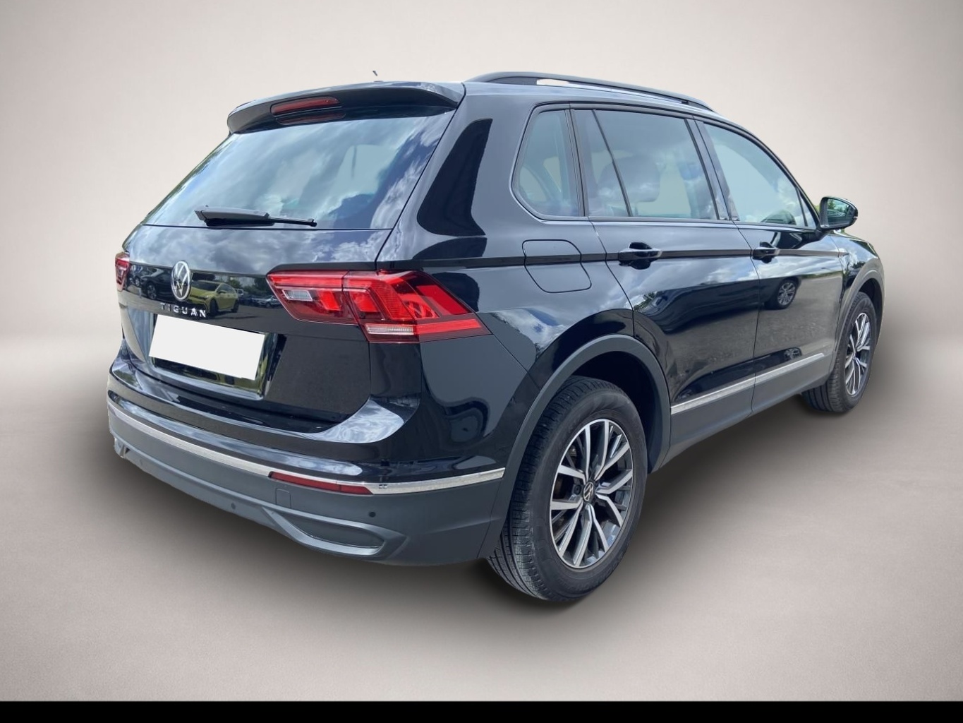 Fotografie des Volkswagen Tiguan 1.5 TSI DSG LIFE APP-CONNECT+NAVI+LED+KEY