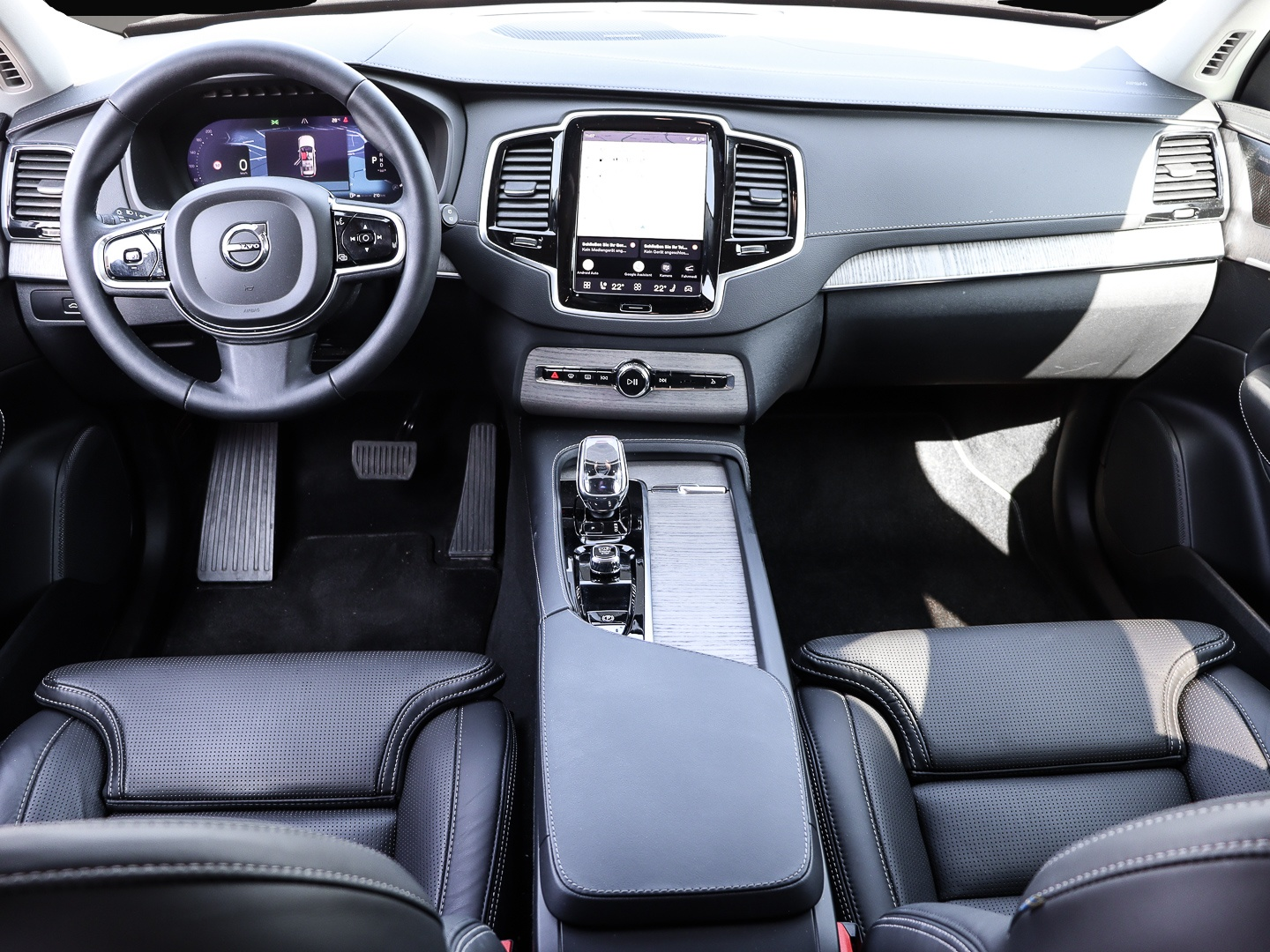 Bild 4 Volvo XC90 Plus Bright AWD 7-Sitzer AD StandHZG AHK Di