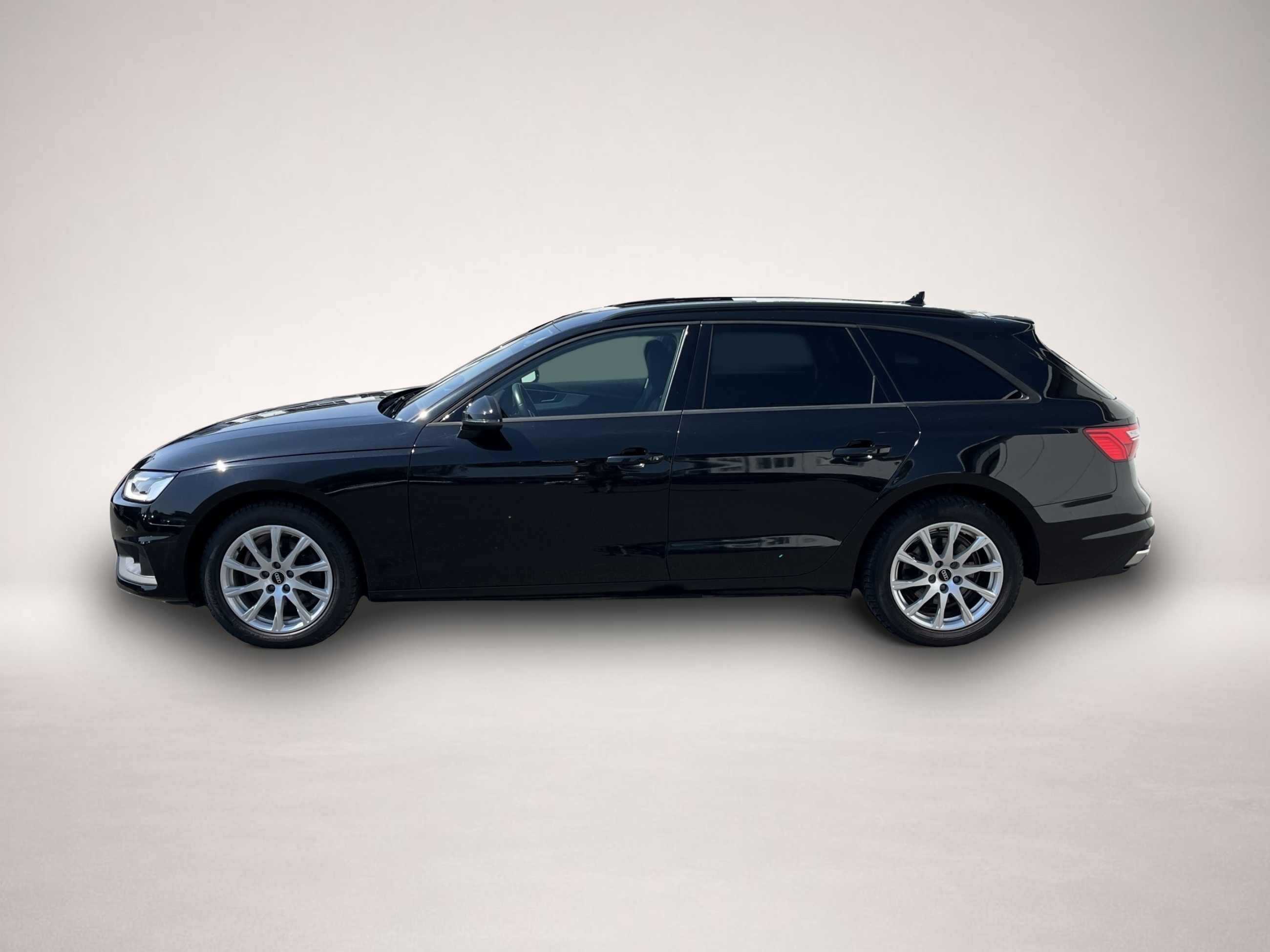 Bild 2 Audi A4 Avant 35 2.0 TFSI S tronic Blackline 138¤ m.2