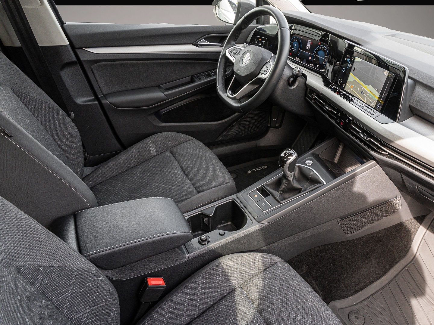 Bild 6 Volkswagen Golf 1.5 TSI Life LED PLUS LM NAVI PDC