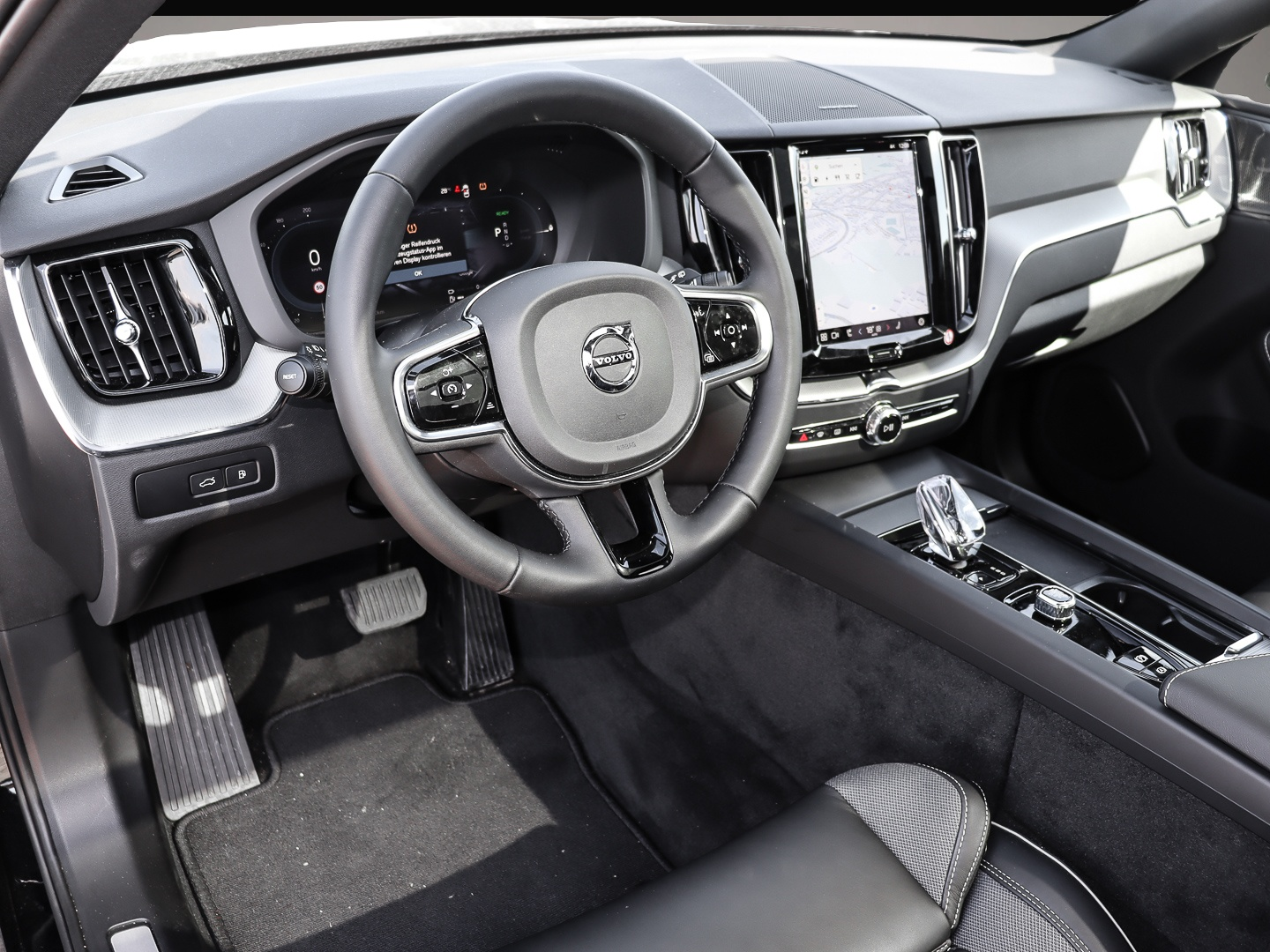 Bild 3 Volvo XC60 Plus Dark Recharge Plug-In Hybrid AWD T8 Tw