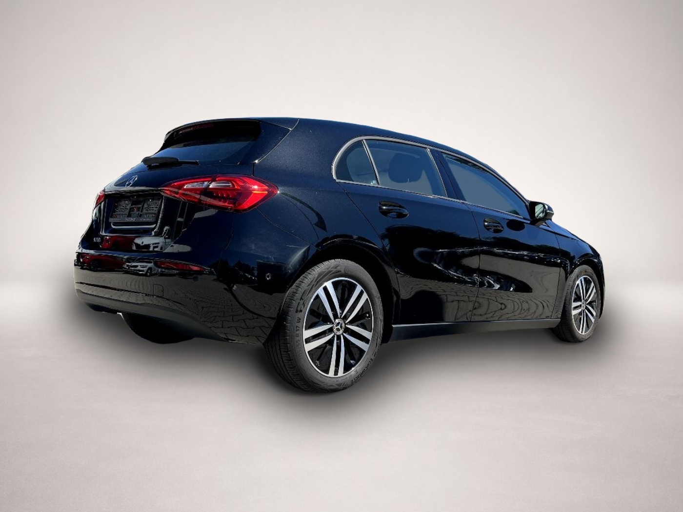 Bild 4 Mercedes-Benz A 180 DCT *Navi Sitzh. AHK Parkassist DAB Alu*