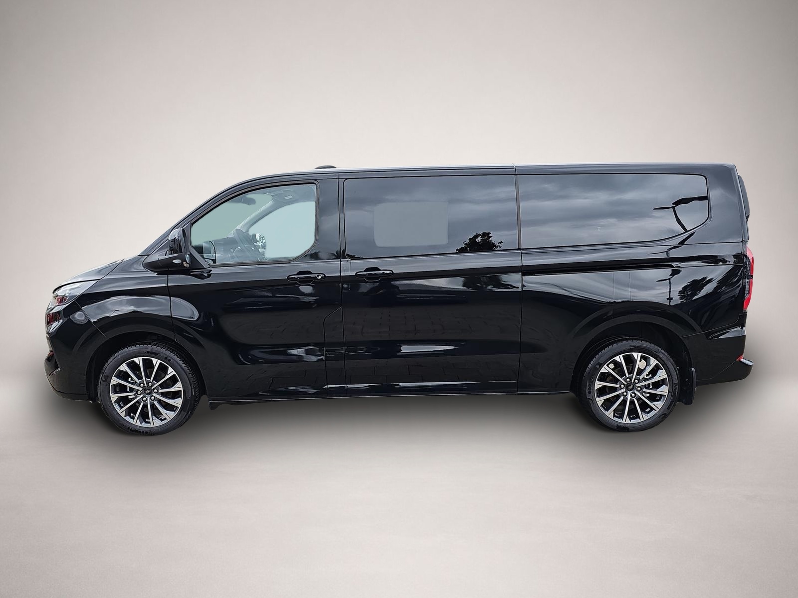 Bild 4 Ford Tourneo Custom 2.0 EB Autom Titanium X L2 AHK
