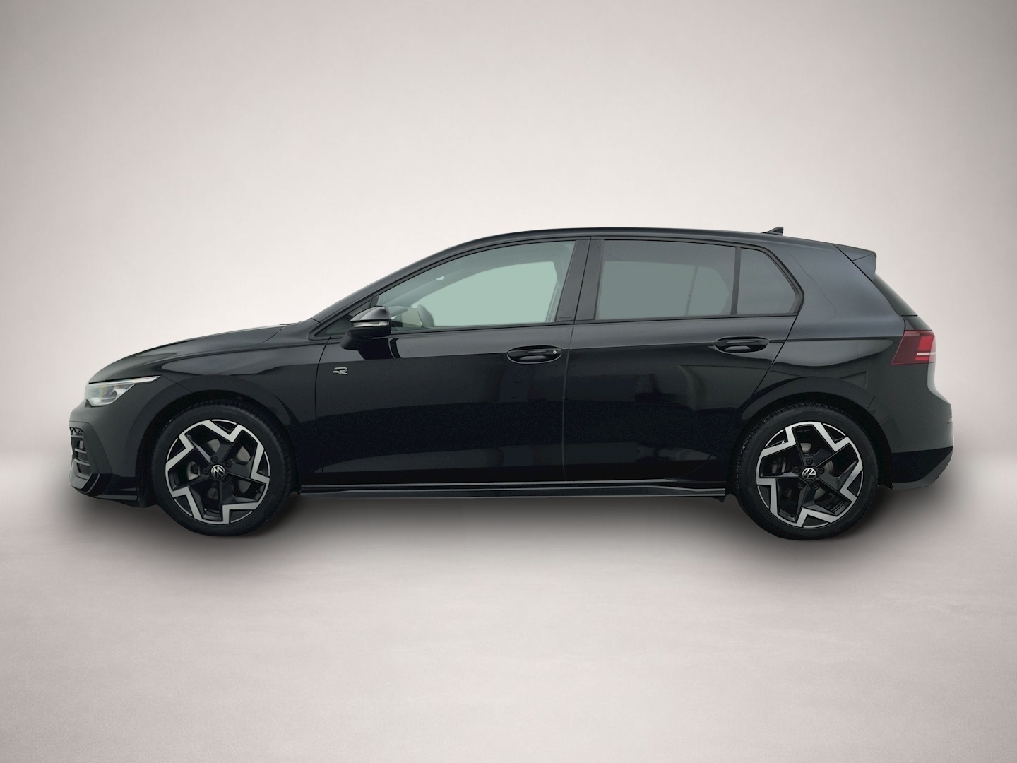 Fotografie des Volkswagen Golf 8 1.5 eTSI DSG R-Line BLACK STYLE AHK LED+