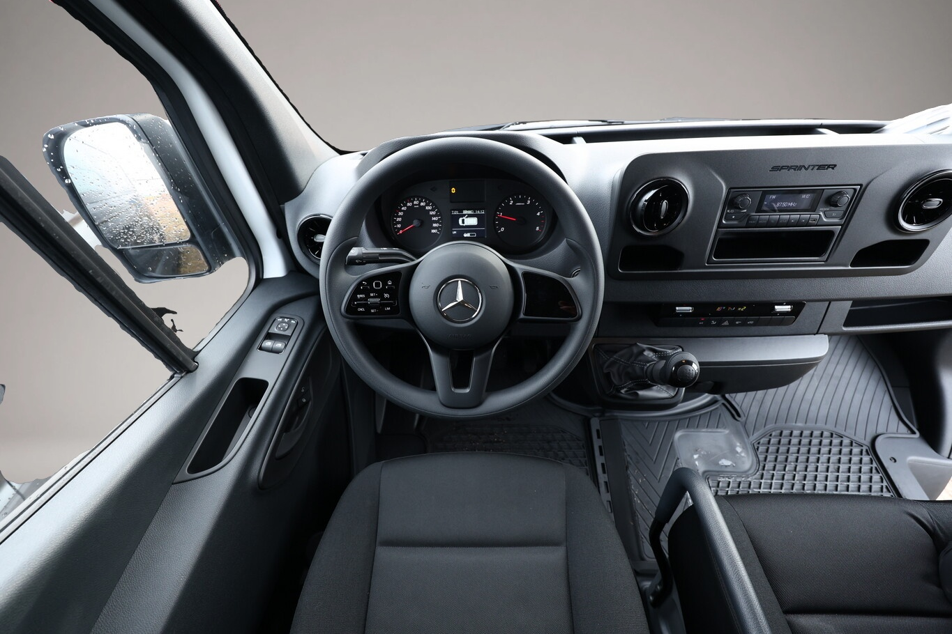Fotografie 4 des Mercedes-Benz Sprinter III Kasten 317 CDI 170 3-S Klima L3H3