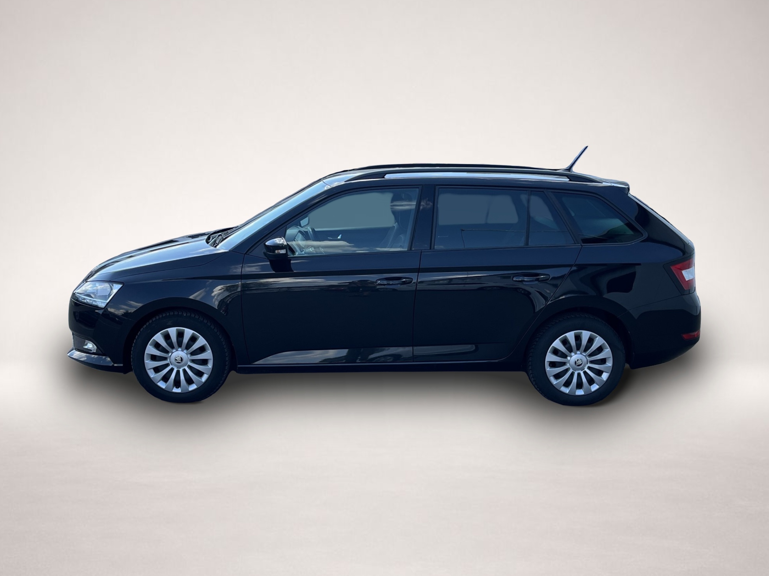 Bild 1 Skoda Fabia Combi 1.0 TSI Ambition Navi PDC SHZ DAB FL