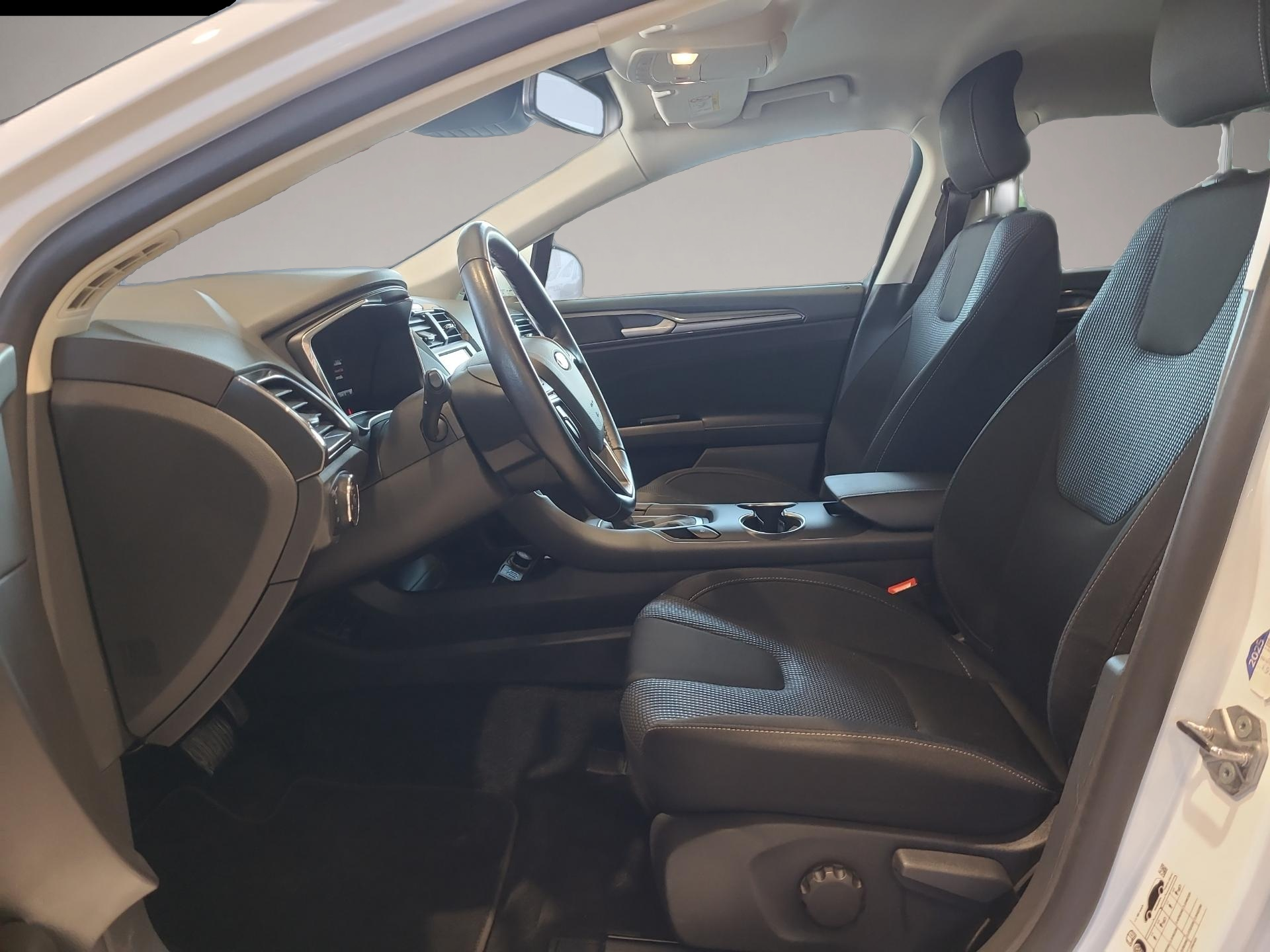 Bild 5 Ford Mondeo Hybrid Titanium Bluetooth Navi Klima
