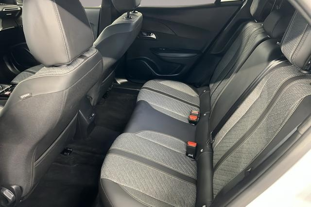 Bild 5 Peugeot 2008 100PS S&S BVM6 Allure 74 kW (101 PS), Scha.