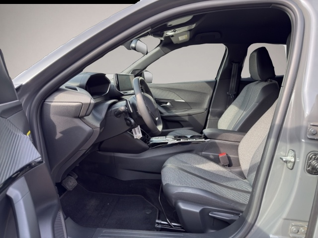 Bild 7 Peugeot 2008 Allure EAT8 SHZ PDC KLIMAAUTOMATIK CARPLAY