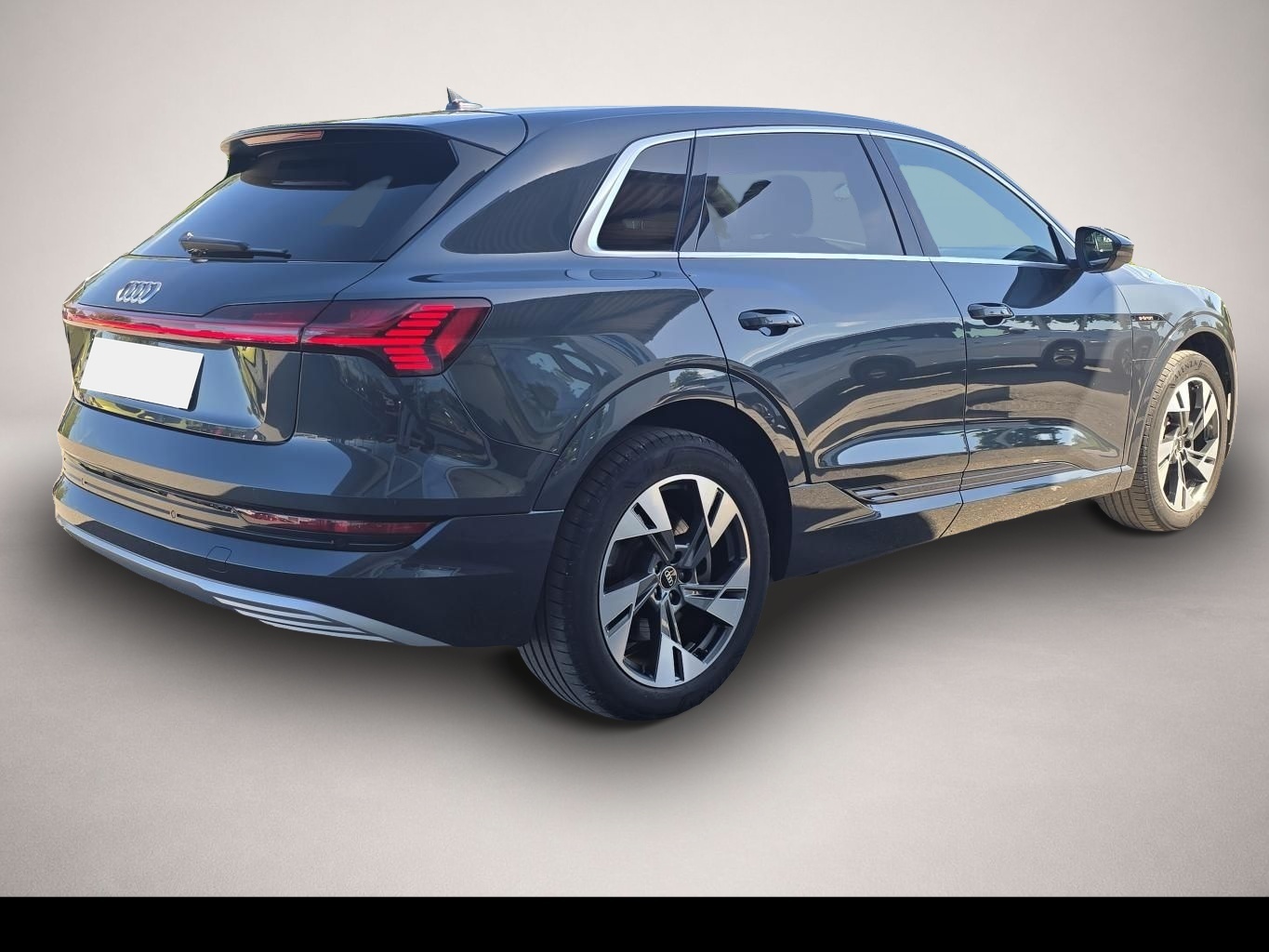 Fotografie 5 des Audi e-tron 55 advanced quattro 95 kwh S-LINE AHK+PAN