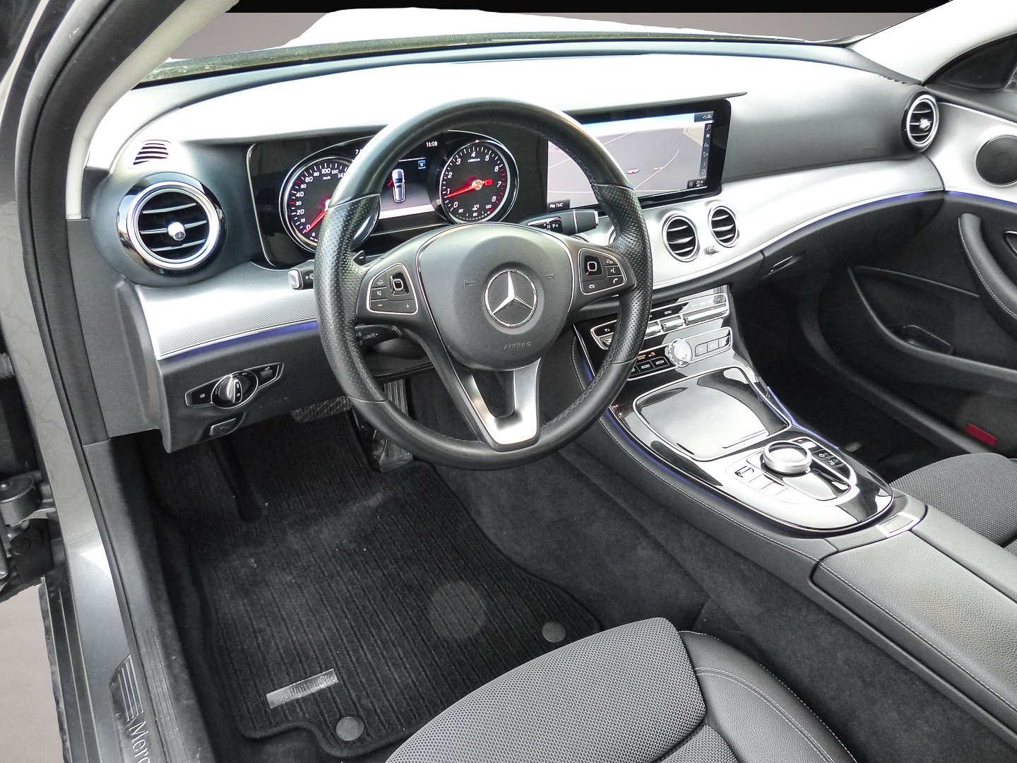 Bild 4 Mercedes-Benz E 200 T-Modell Niveau Navi LED El. Heckklappe Me