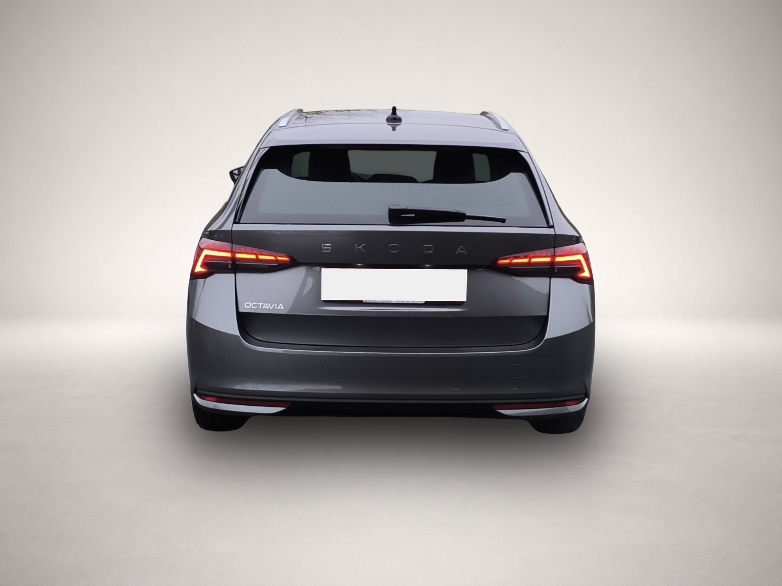 Fotografie des Skoda Octavia Combi 2.0 TDI DSG Tour AHK NAV LED MATRI
