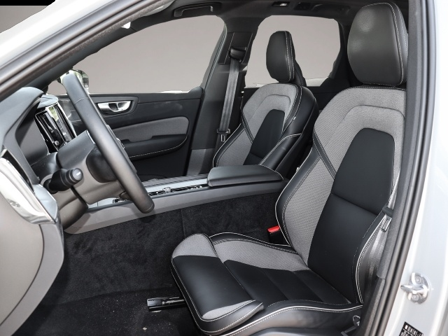 Bild 6 Volvo XC60 Plus Dark Recharge Plug-In Hybrid AWD T8 Tw