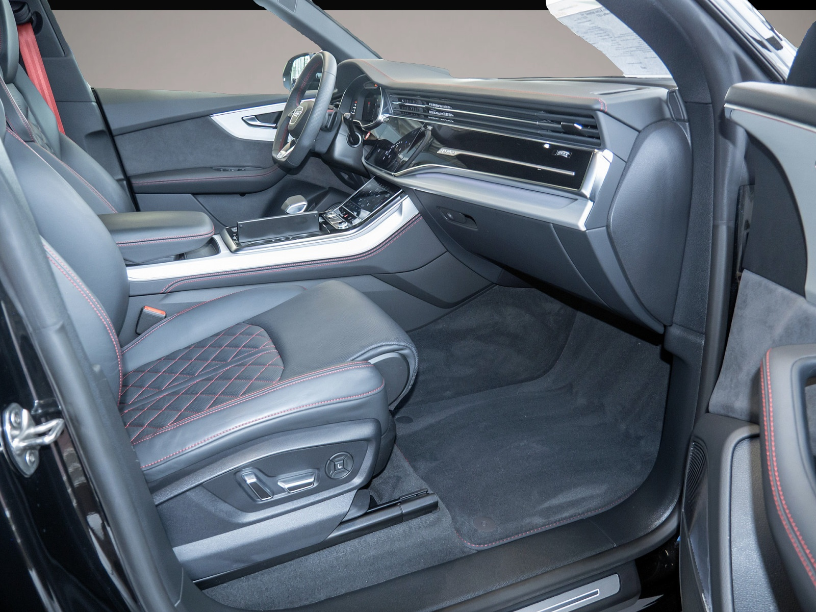 Bild 2 Audi Q8