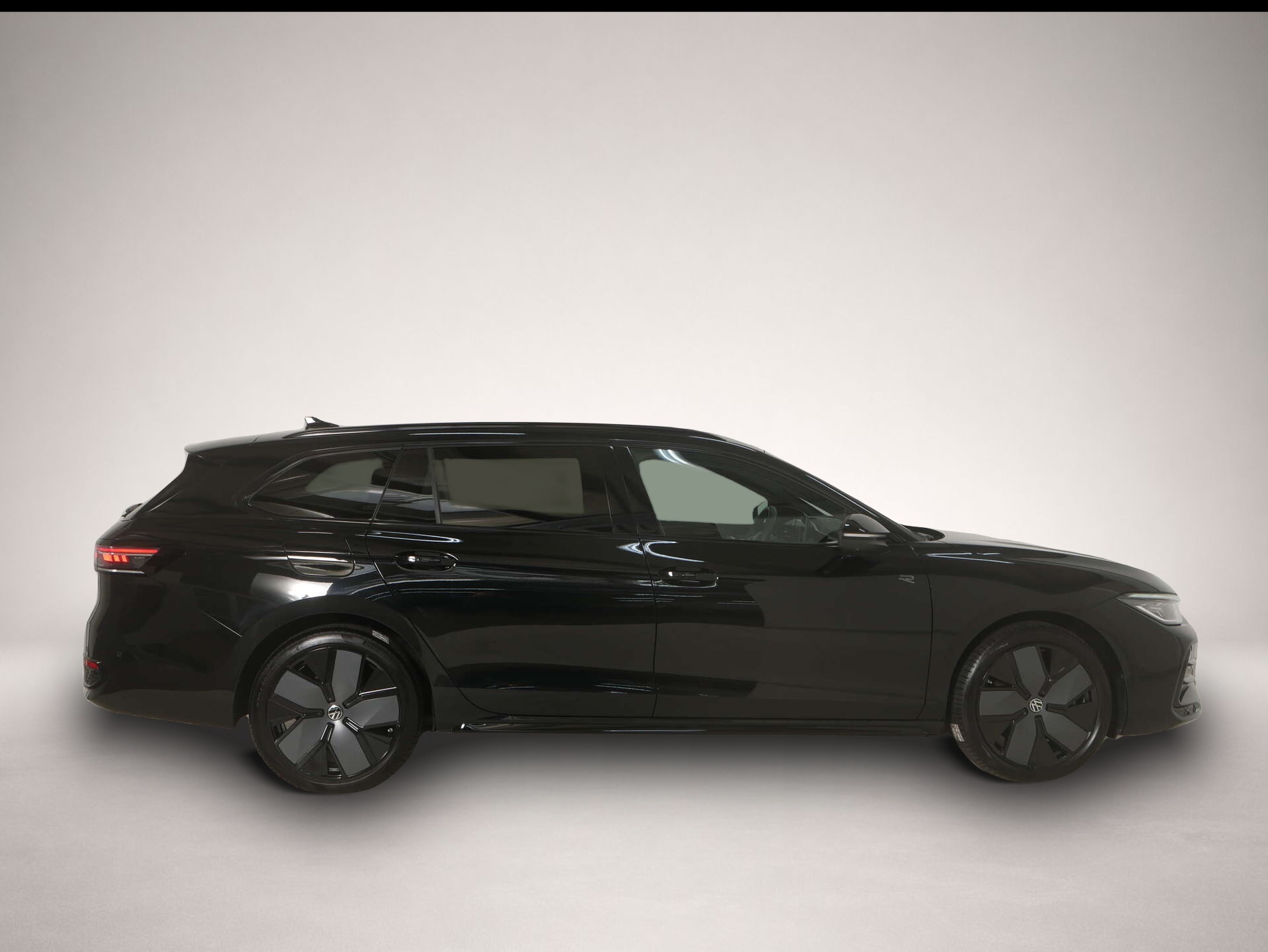 Bild 6 Volkswagen Passat 1.5 eHybrid R-Line Black Style