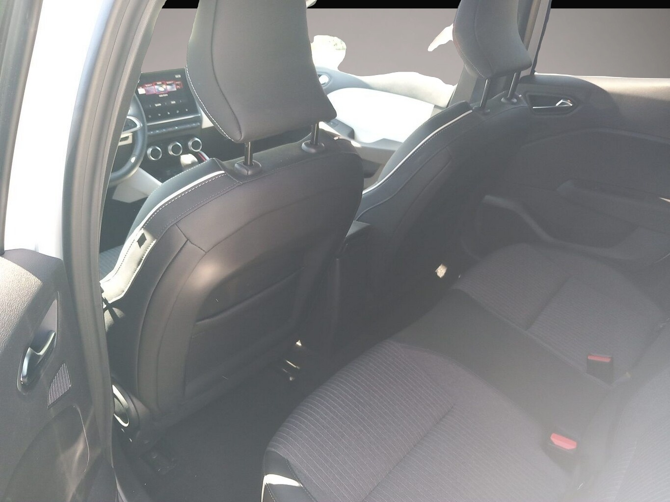 Bild 5 Renault Clio V 1.0 TCe 90 X-Tronic Techno Nav Kam360°