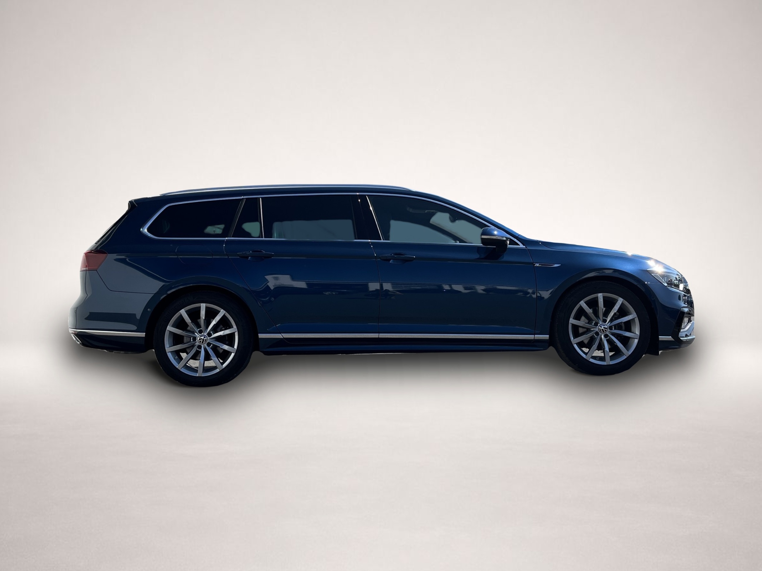 Bild 4 Volkswagen Passat Variant Variant 2.0 TSI DSG R-Line 1,99 F